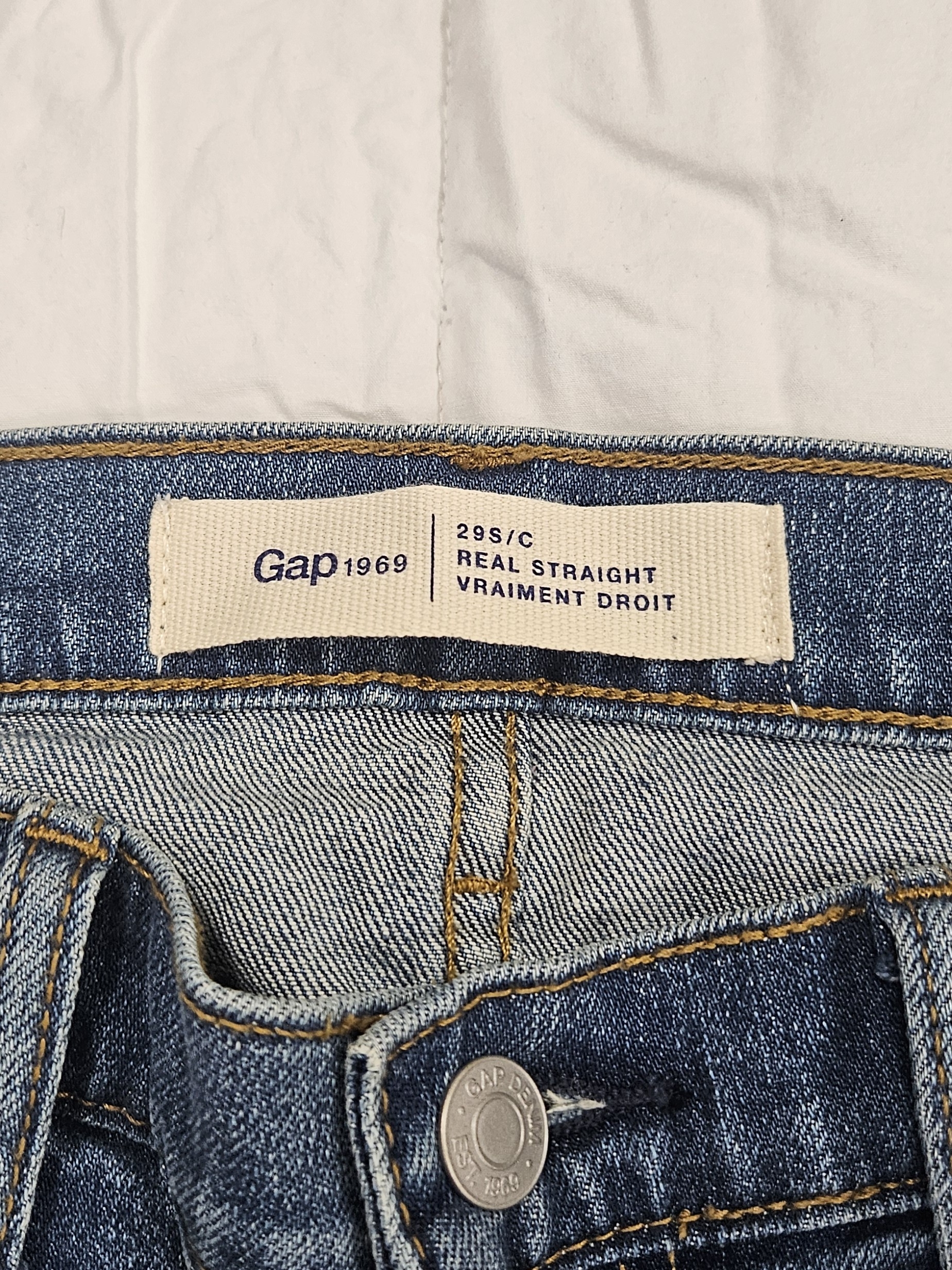 Gap 1969 Real Straight Women’s Jeans In Denim Blue With Gold Stitching